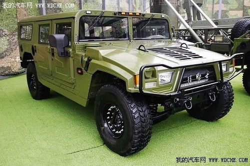 高機(jī)動(dòng)性軍用越野車 東風(fēng)猛士跨越式